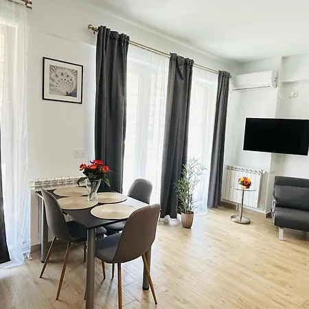 公寓 Mamaia Nord Complex Meraki Cu Piscina 那沃达利